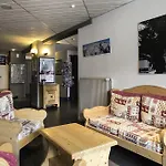 Les 2 Alpes L'oree Des Pistes Ле дез Альп