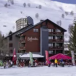 Отель Les 2 Alpes L'oree Des Pistes