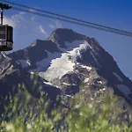 Les 2 Alpes L'oree Des Pistes