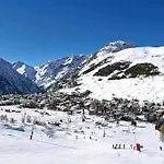 Les 2 Alpes L'oree Des Pistes