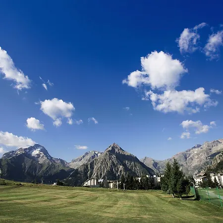 Les 2 Alpes L'oree Des Pistes Отель 3*
