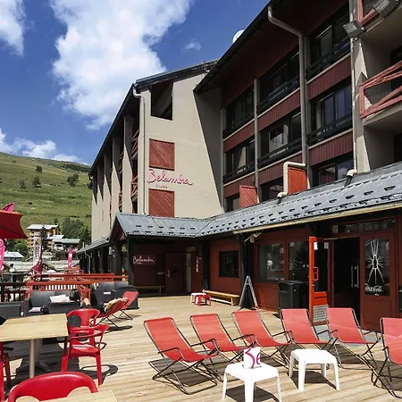 Отель Les 2 Alpes L'oree Des Pistes