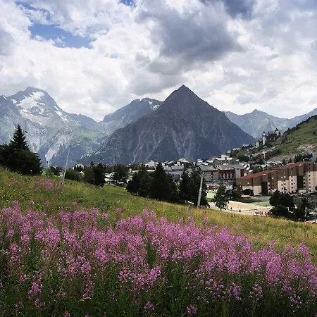 Les 2 Alpes L'oree Des Pistes Отель 3*