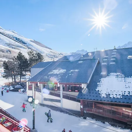 Les 2 Alpes L'oree Des Pistes Ле дез Альп