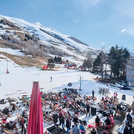 Les 2 Alpes L'oree Des Pistes Отель 3*